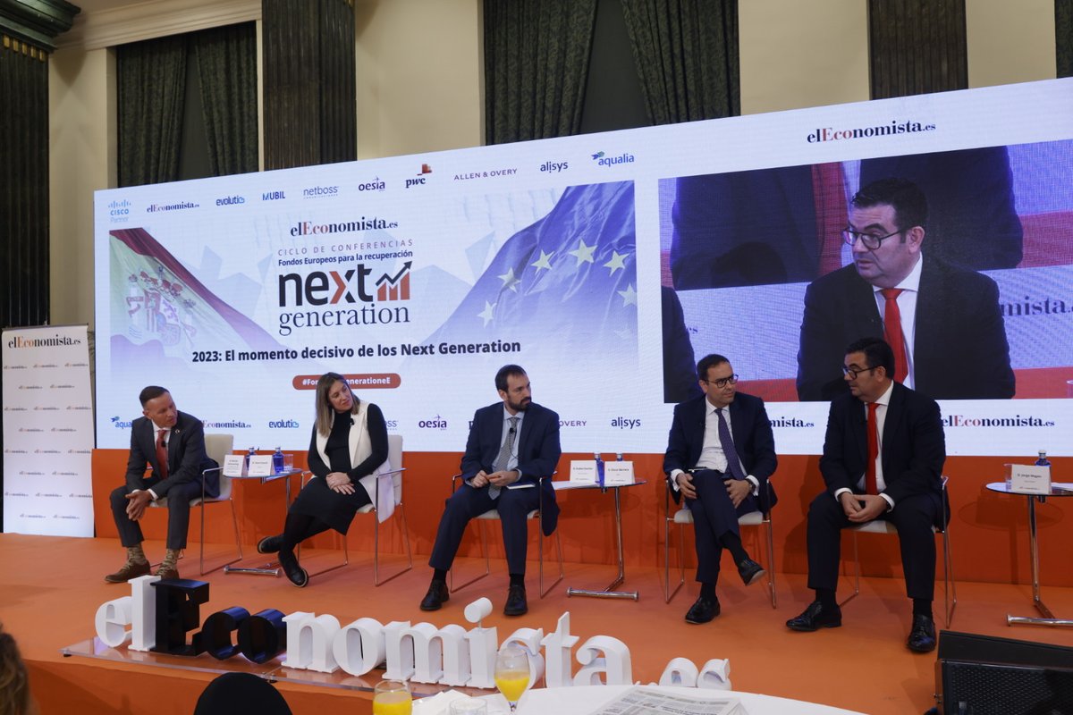 elEconomistaes's tweet photo. 🔶Participan:
🗨️Patrick Schinnerling (@VW_es)
🗨️Ane Insausti (@mubil)
🗨️Óscar Barrero (@PwC_Spain)
🗨️Jorge Magán (@ingeteam)
https://t.co/s2PXMv9TSX
#NextGenerationeE https://t.co/O11WIWOlZu