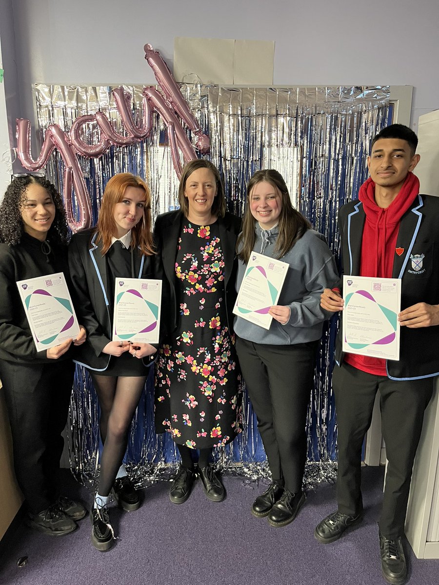 SmithycroftDYW's tweet photo. ConGRADulations to our Career Ready graduates today π¨π½βππ©πΌβπ #scotgrad23 @CareerReadyUK @kellyanneFARE @smithycroft282 https://t.co/t8z4RWlJLP
