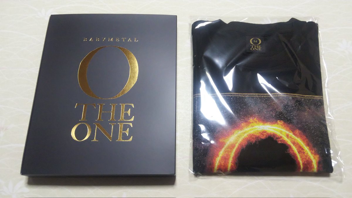 IchiPoni's tweet photo. 今日、届いた！  
かっちょええ～！👊😆🎵🔥💯
#THEOTHERONE  #BABYMETAL https://t.co/7jcyr3R2Yw