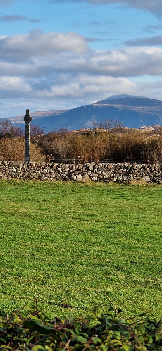 EileanIdhe's tweet photo. 'In the morning let me know your love for I put my trust in you.
Make me know the way I should walk: to you I lift up my soul' #morningprayer #faith #praying #isleofiona #houseofprayer #scottishisles #GodInAllThings #hopeful #vastskies https://t.co/YHxbpX0Asx