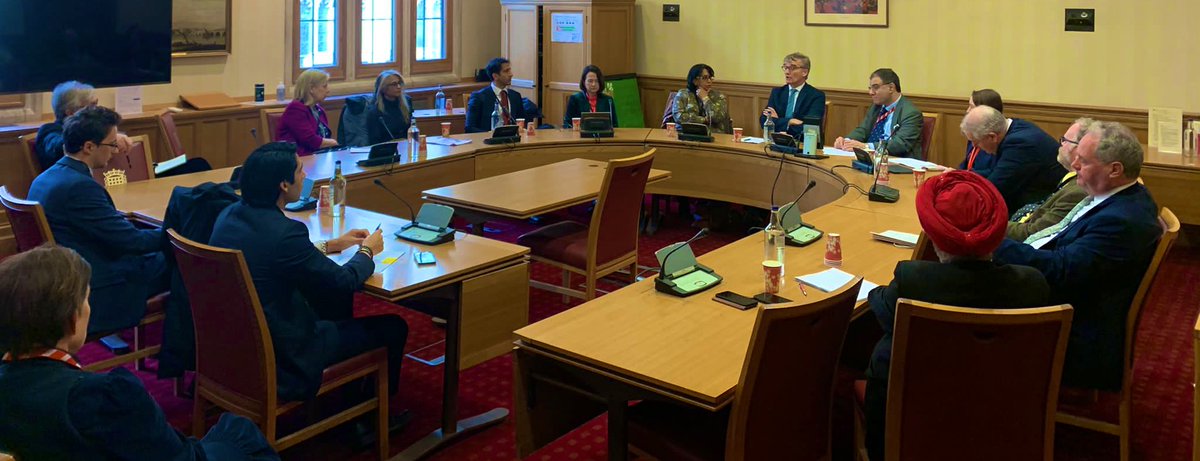 An informative UK-India Roundtable discussion between HE @AlexWEllis @FCDOGovUK and Parliamentarians. We discussed matters ranging from allowing British lawyers to practice in India, the FTA, plus the situation in Panjab and the attack on the @HCI_London. @Lord_Bilimoria