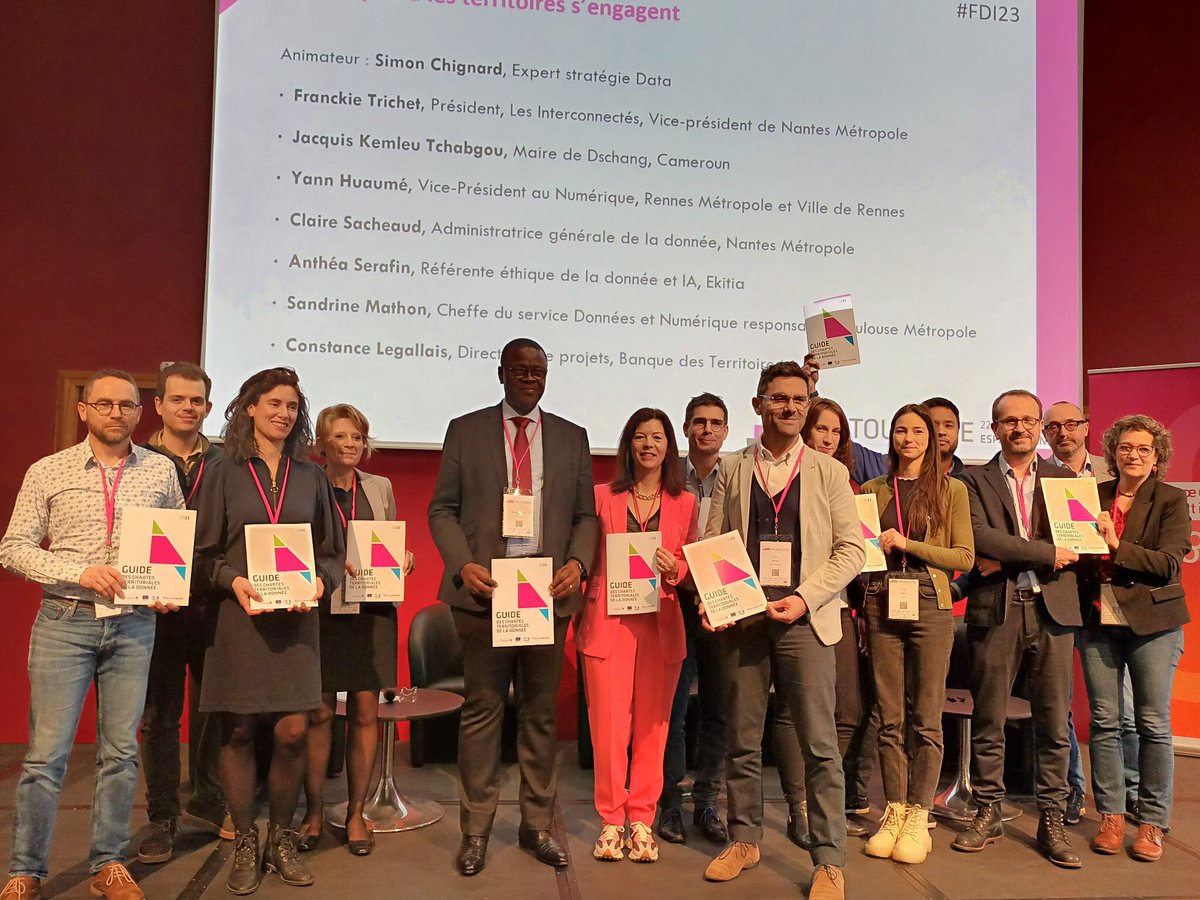 franckytrichet's tweet image. Publication officielle du « Guide des chartes territoriales de la donnée ». Un travail remarquable engagé par des territoires de France, du Canada, de Suisse, du Cameroun, de Belgique et du Maroc sur un enjeu majeur : la régulation des usages de la donnée. interconnectes.com/wp-content/upl…