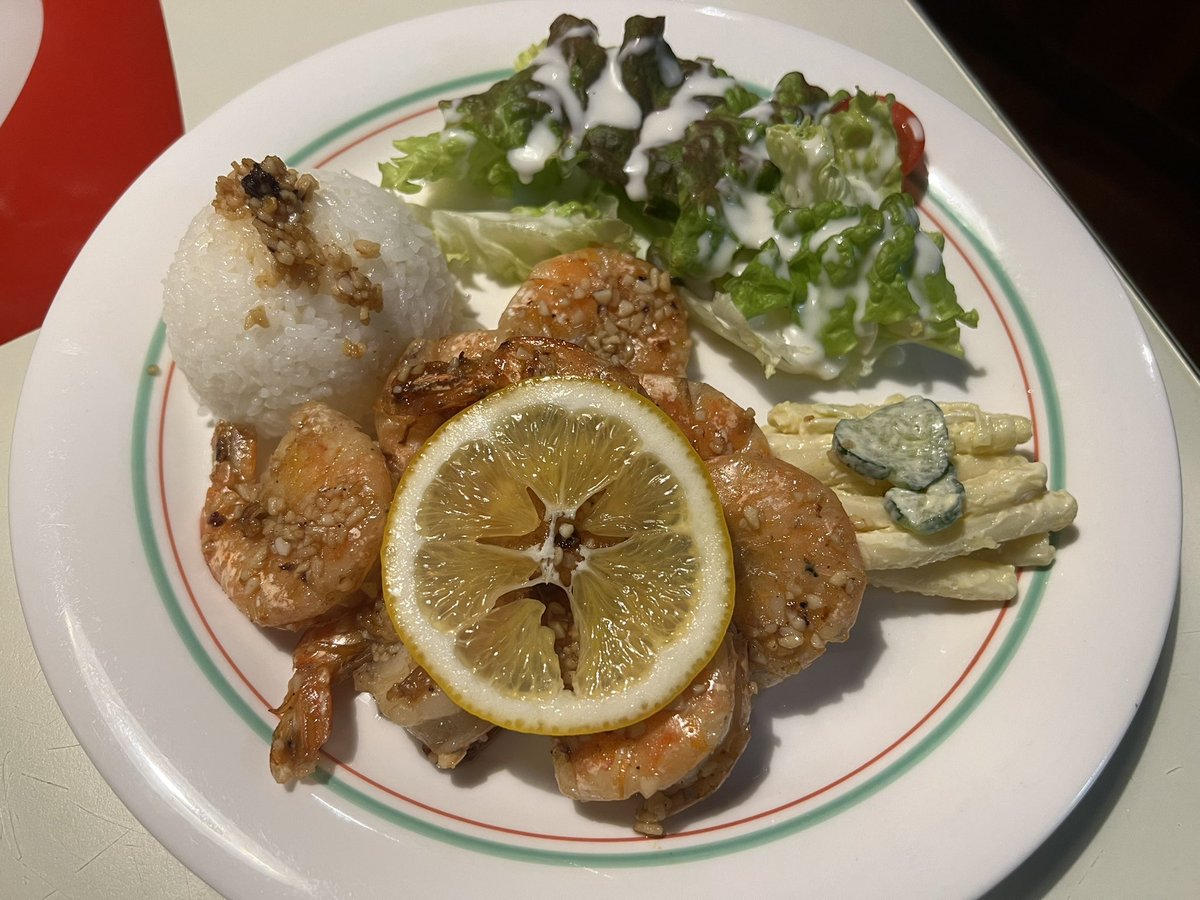 koropp_2626's tweet photo. ポケットさんでずっと食べたかった八丈レモン風味のガーリックシュリンプ🧄🍋🍤
おいしかったです！
レモンフェスのスタンプも順調に集まってます♪ https://t.co/sDVhaFxlqz