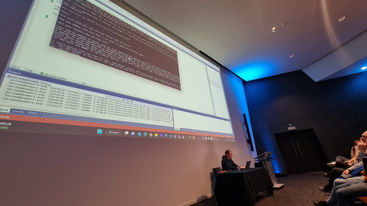 sebpertus's tweet photo. Le maître de l'application console en action @mitsufu @DevDayBE
Et pas un plantage pour le moment !!!!! https://t.co/NOzEyTlgXL
