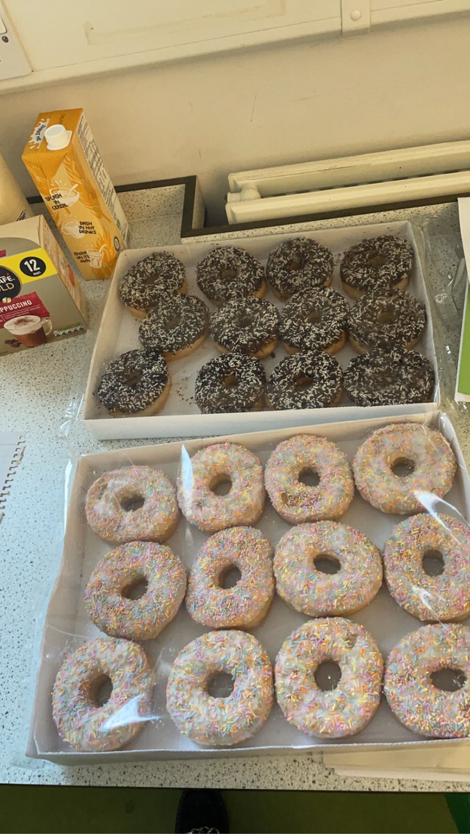 Treats for my Higher Humans this morning to celebrate finishing the course.🥳

Doughnuts at 10am? Dough-not mind if I do🍩🍩
<a href="/knoxacademyHT/">Knox Academy - Head Teacher</a> 
<a href="/KnoxScience/">Knox Academy - Science Faculty</a>