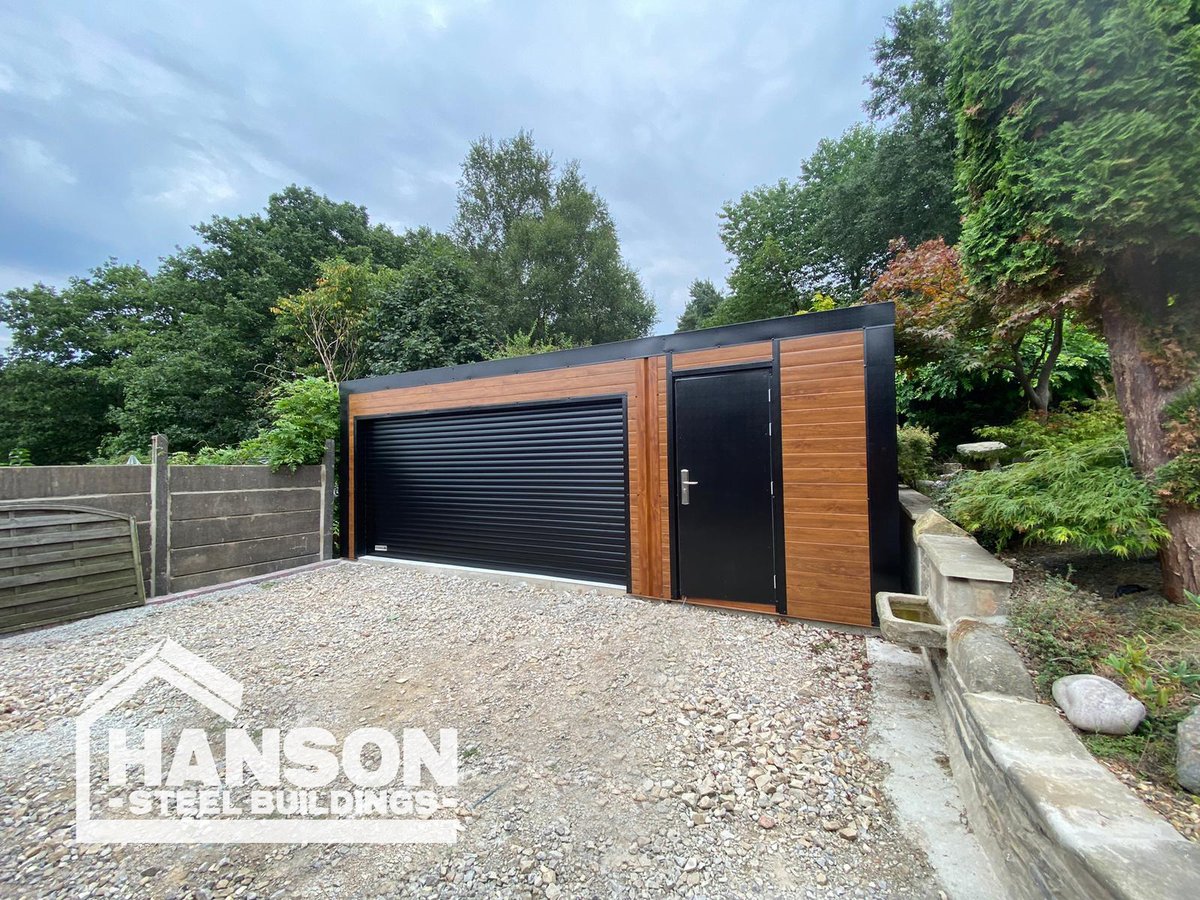 Hansonbuildings's tweet photo. A New Classic Car Garage 🏎🥰 with 40mm insulation to roof and walls with a Insulated Electric roller SeceuroGlide Garage Doors. If you would like a quote then fill out our quote form on our website with the category of Classic car with your requirements.  #classiccars https://t.co/of0Af2pDUc