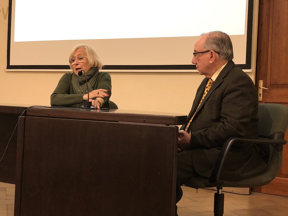 Us compartim les fotografies de la projecció del documental, Les Set Caixes. Hi va haver un col·loqui entre el públic i <a href="/DorySontheimer/">Dory Sontheimer</a>, autora de la novel·la en que es basa el documental. 

Amb aquest acte, el <a href="/CentreLectura/">Centre Lectura Valls</a> reprèn la seva activitat cultural. #CentreLecturaValls