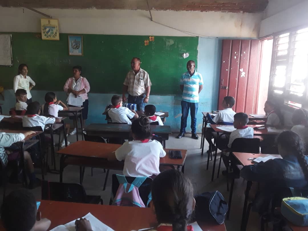 Autoridades electorales del municipio de Trinidad junto a los pioneros preparándose para el domingo 26 de marzo.
#CenCuba
#EleccionesNacionales2023
