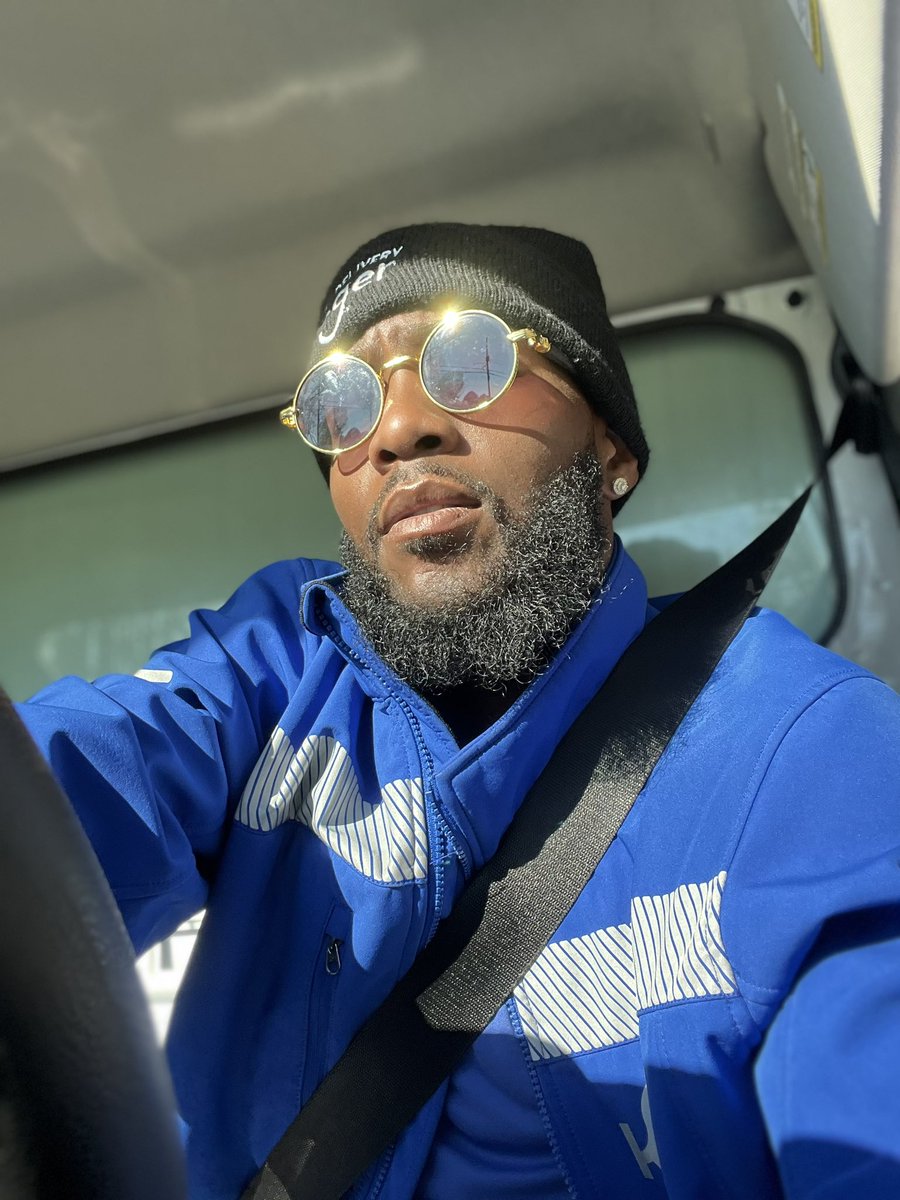 DarealTweezyB's tweet photo. @TheyLuvvLi_ #TWeezy https://t.co/vAxBVUgzz4