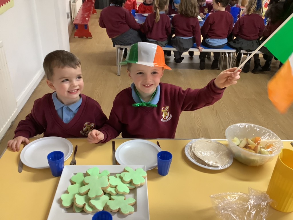 OakfieldPrep's tweet photo. We wanted to congratulate Ireland on their Six Nations Grand Slam at the weekend. This is a photo from St Patrick's Day which was celebrated across the school (minus the Guinness!)

#oakfieldpreprep #sport #ireland #rugby https://t.co/mWZpHUANYB
