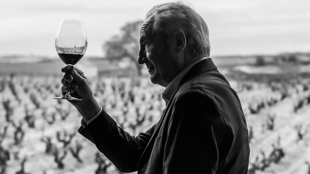 Nos sumamos a las muestras de condolencias, por la gran pérdida del bodeguero, Paco Rodero. Fundador junto a su esposa de la Bodega Pago de Capellanes y O Luar do Sil. D.E.P.#PagodelosCapellanes,#riberadelduero,@PagodelosCapellanes,<a href="/CRDOValdeorras/">D.O. Valdeorras</a>