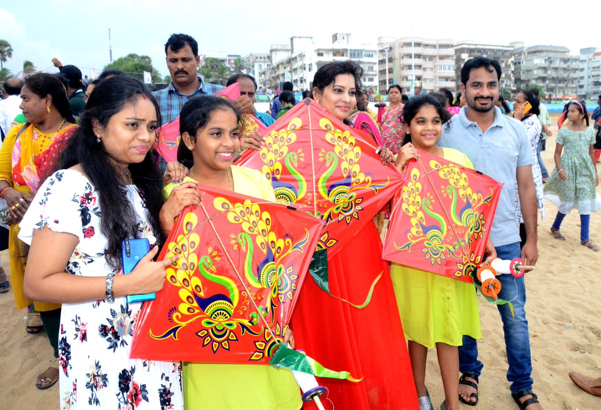 GVMC_VISAKHA's tweet photo. Kite Festival conducted as a part of G20 Vizag 2023.
#KiteFestival #FunInTheSun #FamilyFriendly #LetsGoFlyAKite #kiteflying #kitefestival #coloursinthesky #G20Summit2023 #G20India #vizag #G20Updates #g20vizag #g20Visakhapatnam
@g20org https://t.co/l9NrXxmazN