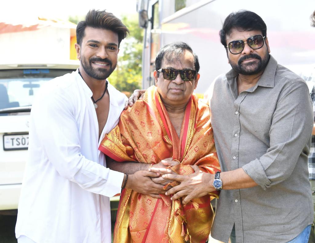 TeamRCGajwel's tweet photo. Megastar Chiranjeevi Garu  &amp; Global Star Ram Charan  clicked, as they congratulate Dr. #Brahmanandam garu on his spectacular performance in the recent hit film #Rangamarthanda 👏👏 https://t.co/pX9834Hj8u