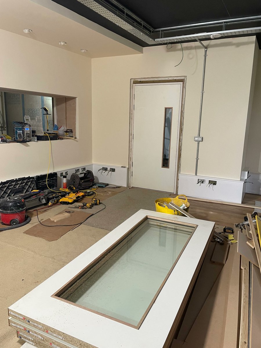 beckviewstudios's tweet photo. Doors! ...Finally! This feels very monument!
#recordingstudio #hewittshomeimprovements #studiowizard #recordingstudioscarborough #scarboroughuk https://t.co/EKgxZsCYpz
