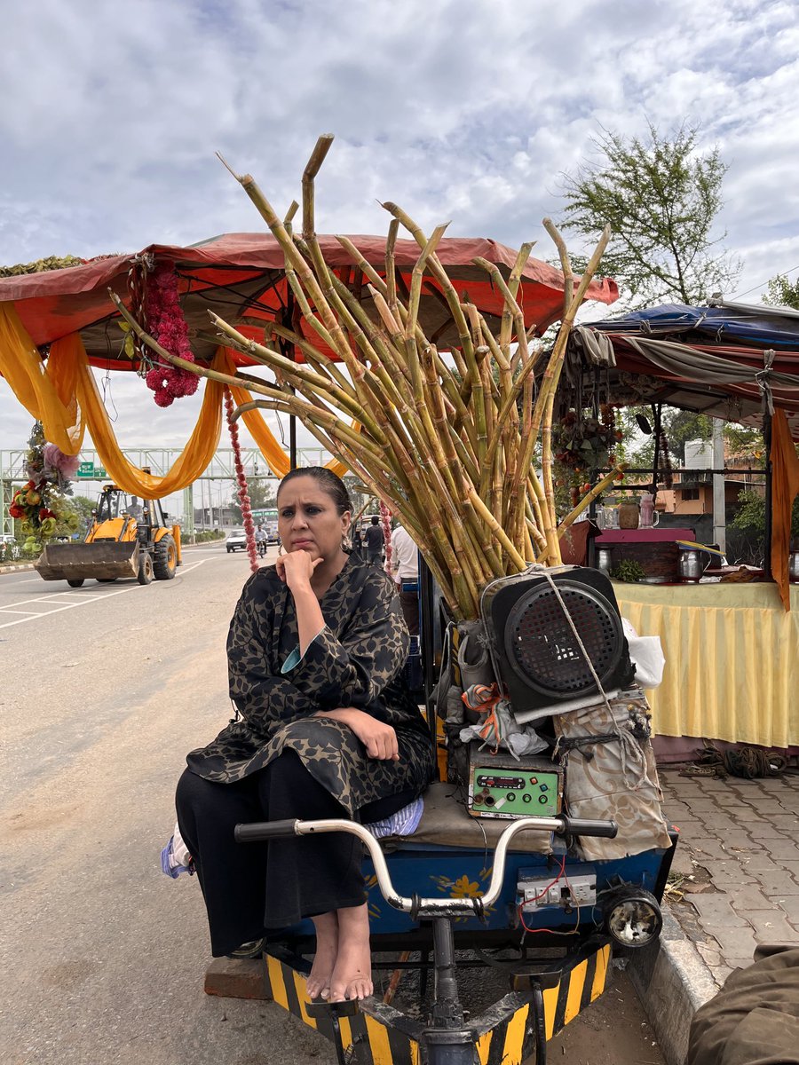 nsbchd's tweet photo. #BDUTT : इस गन्नों का भी "पनौतीकरण" कर देती हूं। फिर देखती हूं कौन कौन पीता है इस गन्नों का जूस। 🥱🥱🥱😆😆🤣🤣 https://t.co/0i5feRZO59