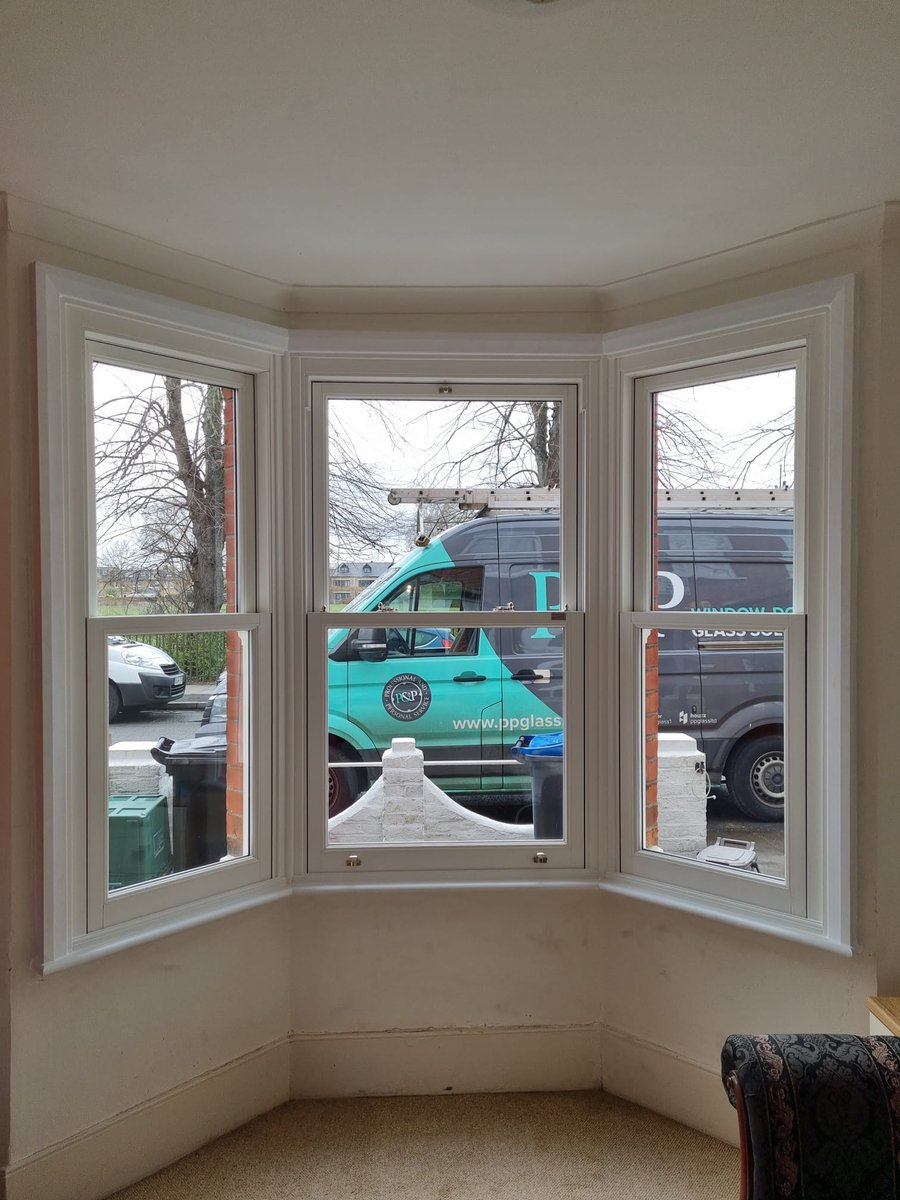 PPGlass1's tweet image. New Bygone Harmony sash windows finished with a White Wood effect, have been installed for our wonderful customer at their Wimbledon home.

#bygone #bygonecollection #pandpglass #sashwindows