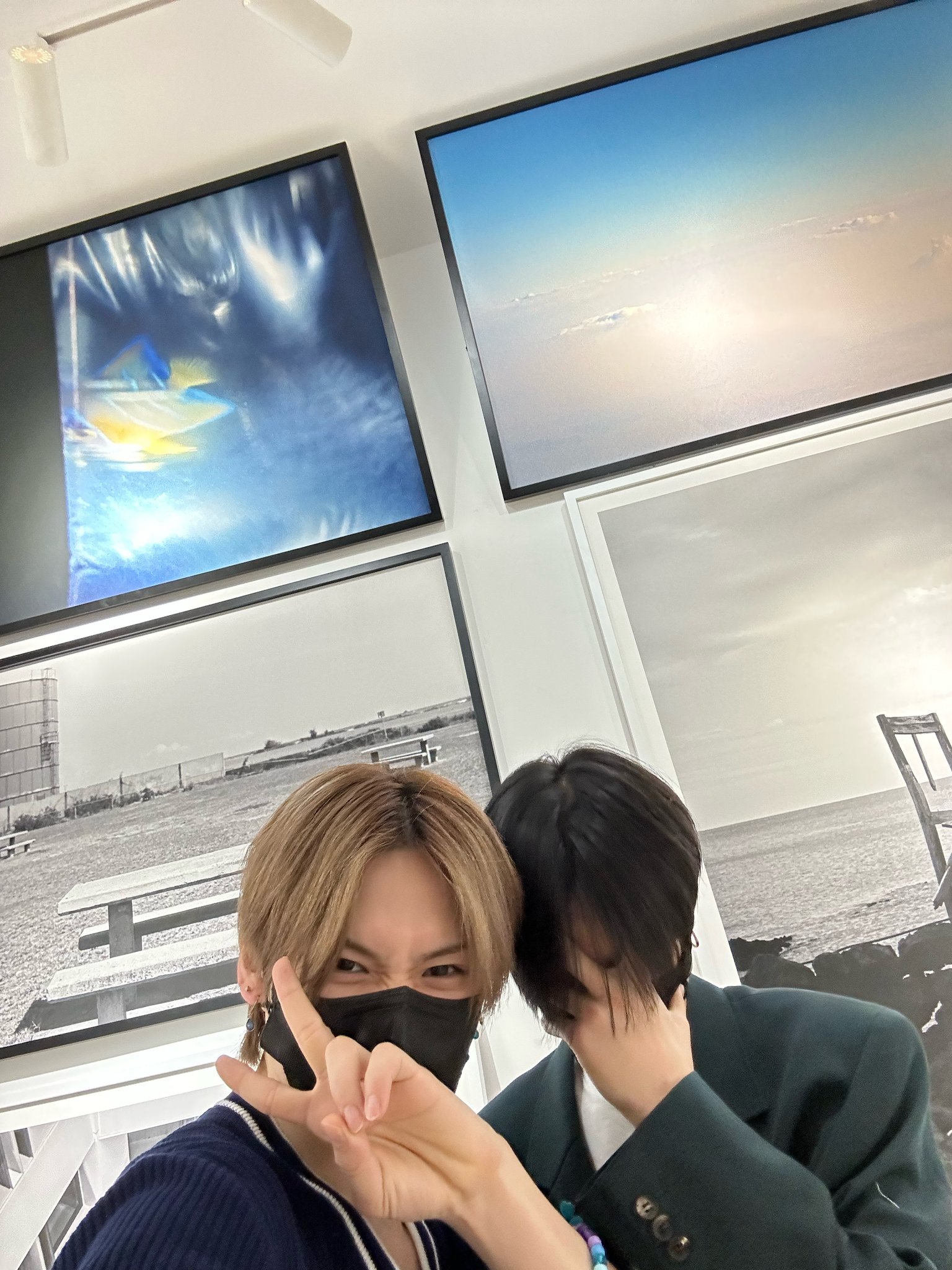 Fr5lfcLXwAAw_v1?format=jpg&name=large