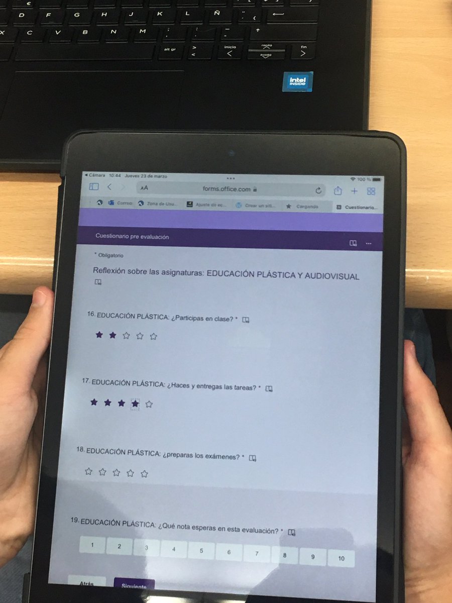 carloseducacyl's tweet photo. También utilizamos en el @IESFRAYDIEGO las tablets del #PIEFORMAPPS del @CFIE_CR @crfptic para que los alumnos realicen los cuestionarios de preevaluación en las tutorías. Formularios de @Office365. Rápido y fácil para profesores el tener y analizar información! https://t.co/SwoGjTgcLP