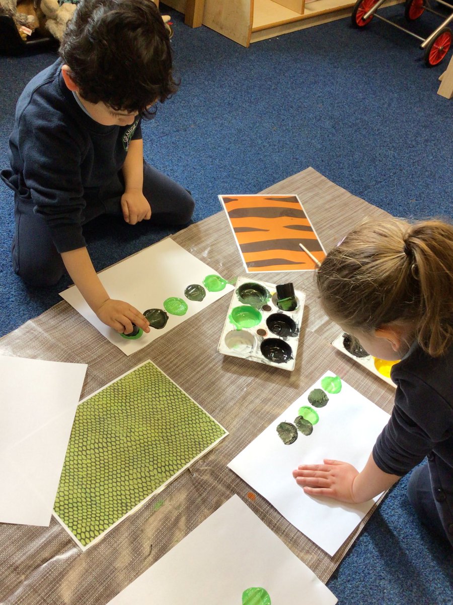 Nursery_GV's tweet image. This week we have been looking at animal patterns and creating our own repeating patterns based on the colours of the jungle animals! 🟠⚫️🟠⚫️🟠⚫️
#eyfs #theanimalboogie #repeatingpatterns #stan #staninaction