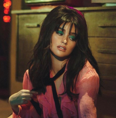 Aleahcim26's tweet photo. Ang init! 🔥 Free trial ba 'to sa hell? 😈

#LizaSoberano you are hotter than hell. 😏 https://t.co/8NsWuNLEYb