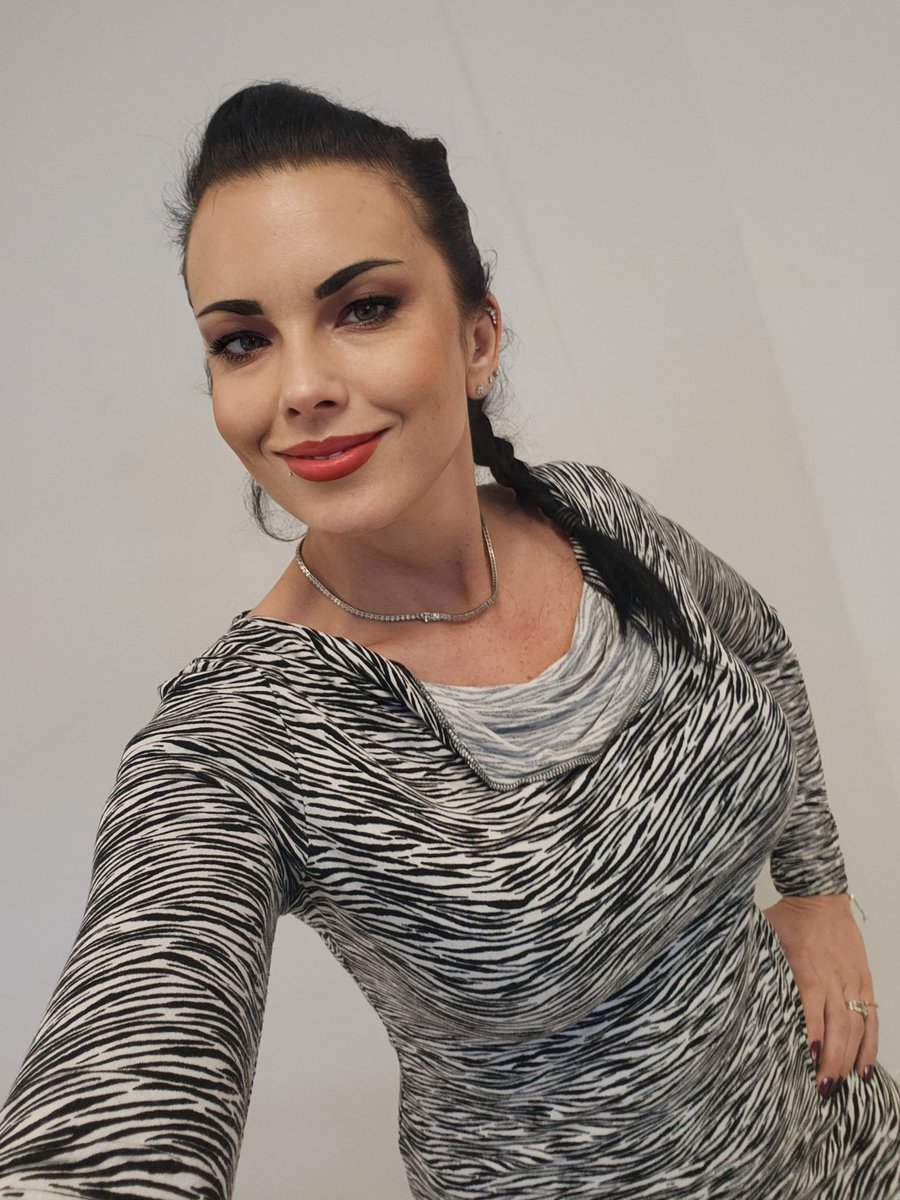 MistressMoore1's tweet photo. I am a measure of my worth, and I say I am worth it!
#homewracking #CuckoldDreams #findom #Femdomball2023 @rtfindomger #findomdrain https://t.co/CbEd9VDSdN