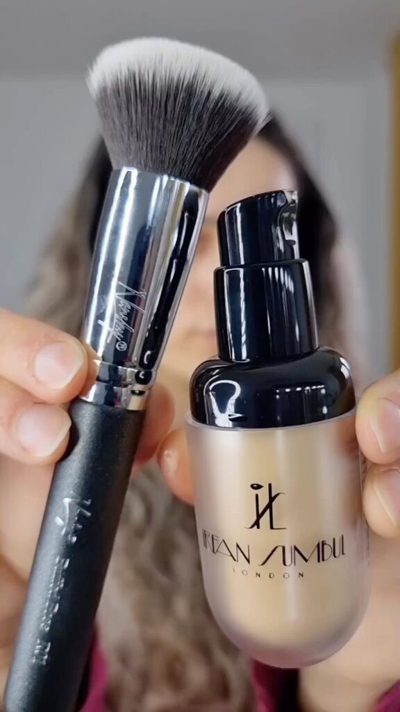 NanshyOfficial's tweet image. instagr.am/reel/CqIMsf1A0…
Beautiful makeup by @andrada_mua using our brushes from the onyx black collection 🖤

#eyemakeup #eyemakeuptutorial #eyemakeupideas #linertips #linertutorial #flawlessfoundation #flawlessbase #flawlessmakeuplook #makeupartisttips