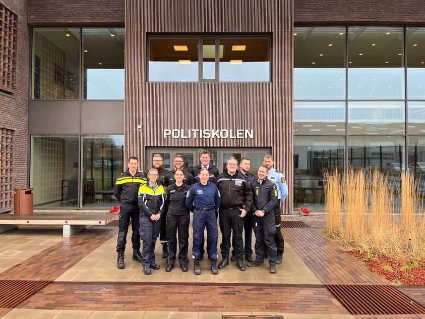 Fantastic to see IPA UK member Simeon enjoying Denmark on Patrol thank you to Section Denmark for hosting this 🇬🇧+🇩🇰 #internationalpoliceassociation #police #friendship #policeabroad #denmark #uk