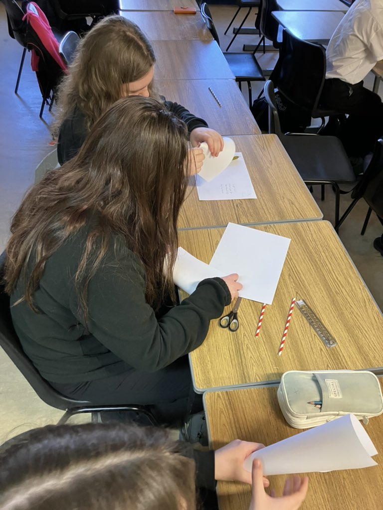 ForresScience's tweet image. First session with Rachel from @ssencommunity learning about Civil Engineering and building towers @SmartSTEMs @UHIMoray “Nothing is impossible”