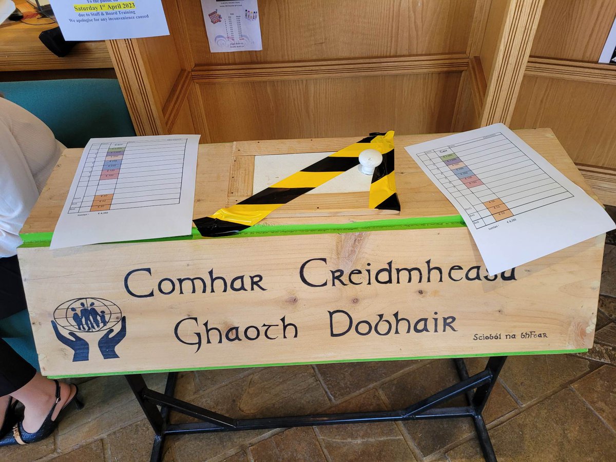 An bosca draíochta anseo i <a href="/ccgdteo/">ComharCreidmheasaGD</a>  beo libh anois ar <a href="/RTERnaG/">Raidió na Gaeltachta</a>  #RnaG50