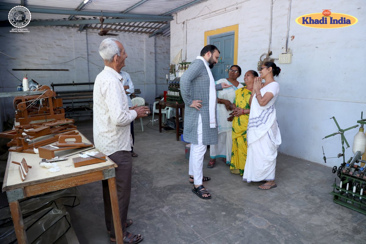 Khadi India on Twitter "Our Hon'ble Chairman visited Khadi Gramodyog