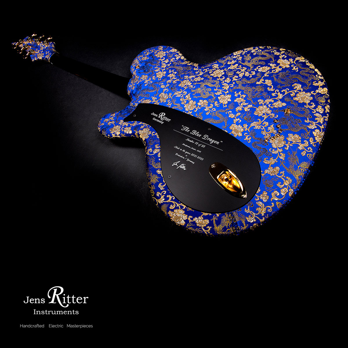JensRitter's tweet photo. The Blue Dragon n° 12 of 25 has just arrived at its new home.
More about this Limited Edition series: https://t.co/mO6v3u9gId

#electricguitar 
#guitarcollection 
#jensritterinstruments https://t.co/BCw79RmaPJ