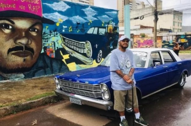 Metropoles's tweet photo. 🚨 Lenda do rap brasiliense, DJ Jamaika morre aos 55 anos.

A morte foi confirmada por amigos e fãs, que postaram homenagens ao artista nas redes sociais dele.

Leia: https://t.co/GBD57bxLIJ https://t.co/BHfYXVV2MK