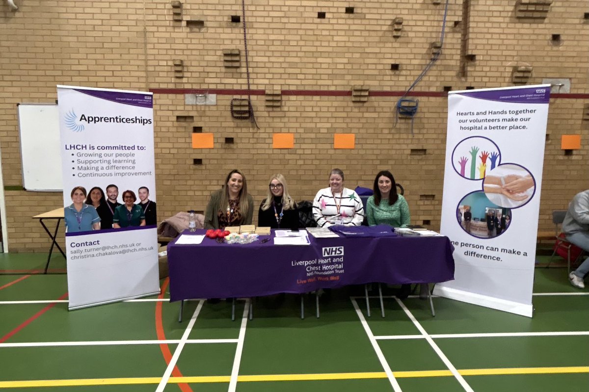 SallyT84's tweet photo. Careers Event today ⁦@SJBLiverpool⁩ 
Great morning and lots of students interested in a future with the #NHS ⁦@LHCHFT⁩ https://t.co/AKme5xuksN