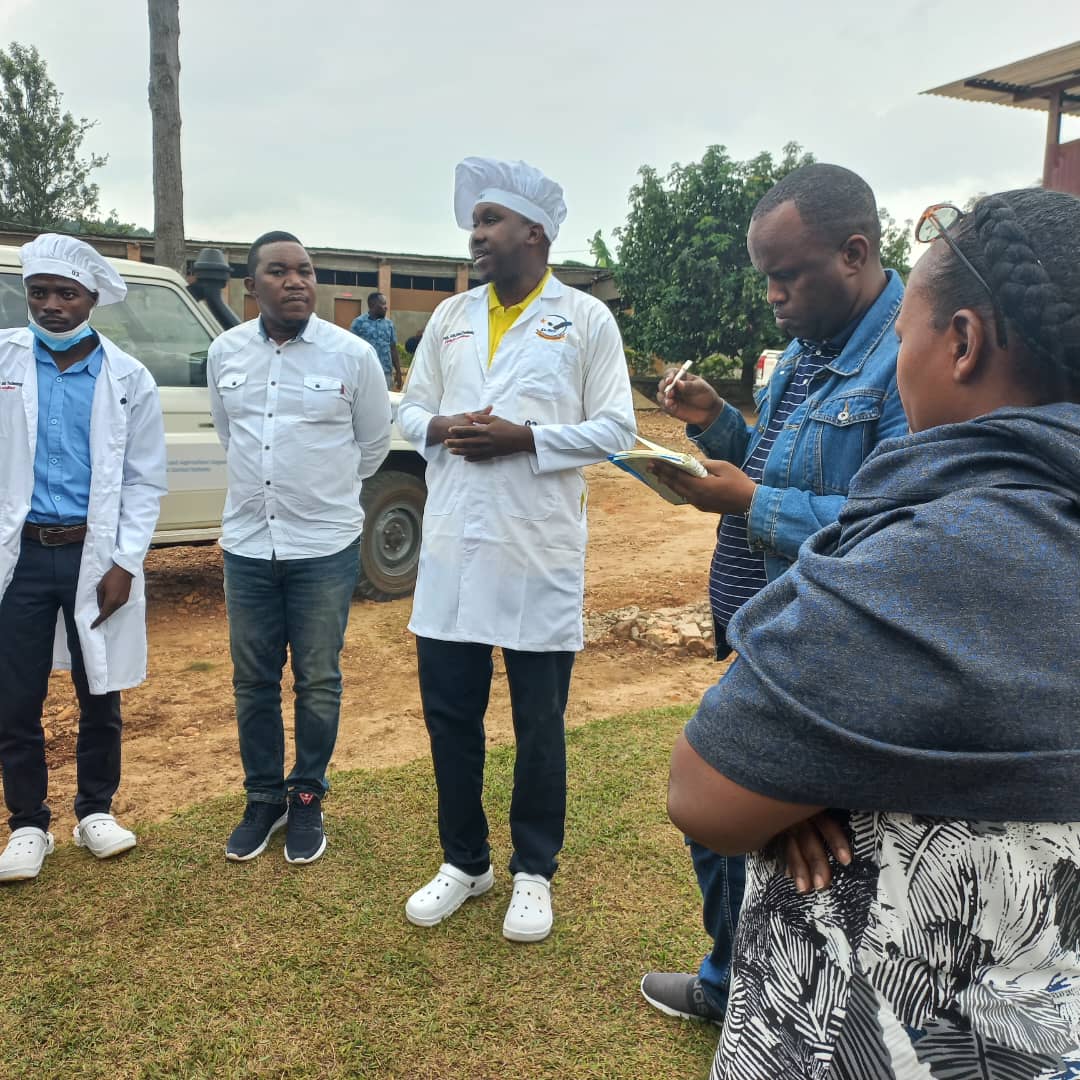 MINAGRI/RAB SPIU WorldBank & KOICA funded projects (@saipcdat) on Twitter photo The World Bank Implemtn Support Mission is conducting a field visit in <a href="/RwandaEast/">𝐄𝐚𝐬𝐭𝐞𝐫𝐧 𝐏𝐫𝐨𝐯𝐢𝐧𝐜𝐞 | 𝐑𝐰𝐚𝐧𝐝𝐚</a> to assess the progress activities of the #SAIP project. Here, the team is visiting SA-TECH Ltd a maize flour processing plant in <a href="/GatsiboDistrict/">Gatsibo District</a> that was constructed thru SAIP matching grant. The World Bank Implemtn Support Mission is conducting a field visit in <a href="/RwandaEast/">𝐄𝐚𝐬𝐭𝐞𝐫𝐧 𝐏𝐫𝐨𝐯𝐢𝐧𝐜𝐞 | 𝐑𝐰𝐚𝐧𝐝𝐚</a> to assess the progress activities of the #SAIP project. Here, the team is visiting SA-TECH Ltd a maize flour processing plant in <a href="/GatsiboDistrict/">Gatsibo District</a> that was constructed thru SAIP matching grant.