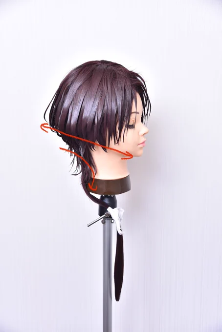 加州ウィッグ好きなとこ言っていい??????髪のボリュームの位置が顎の延長線上でハチャメチャライン綺麗に見えるし、襟足かなり首に添わせてボリューム下ギリギリまで外ハネにしてるからハチャメチャすっきり首ながに見えるの好きすぎて我ながらニヤケちゃったわよ 
