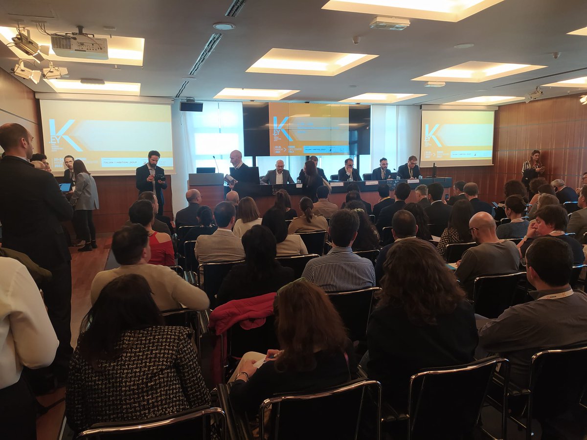 E_Futura's tweet photo. Autorizzazioni rinnovabili. 
Al nostro evento inizia la Tavola rotonda con Ivan Niosi @Shell, Giuseppe Cassatella @enelgreenpower, Roberto Venafro @Edison4Gov, Michele Pizzolato @eni Plenitude, Marco Ronchi @gruppo_a2a, Roberto Gianoglio @gruppoiren, Paolo Nicora @DNV_Group https://t.co/0lmBt2qeHS