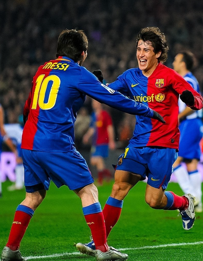 renaldinhos's tweet photo. Bojan Krkić y Lionel Messi son primos de cuarta generación según una investigación publicada por el diario Segre de Lleida en 2011. Los tatarabuelos de ambos, Ramón y Gonçal Pérez Llobera, eran hermanos y oriundos de Lérida. El hijo del primero fue el que emigró a Argentina. https://t.co/TCdETgIsfi