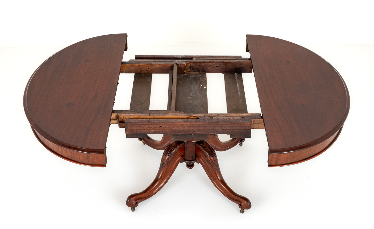 PhilipHuntUK's tweet image. Mahogany 2 Leaf Extending Dining Table available from philiphuntantiques.co.uk #antiquediningtable #diningtable #extendingdiningtable #Norwich #Norfolk