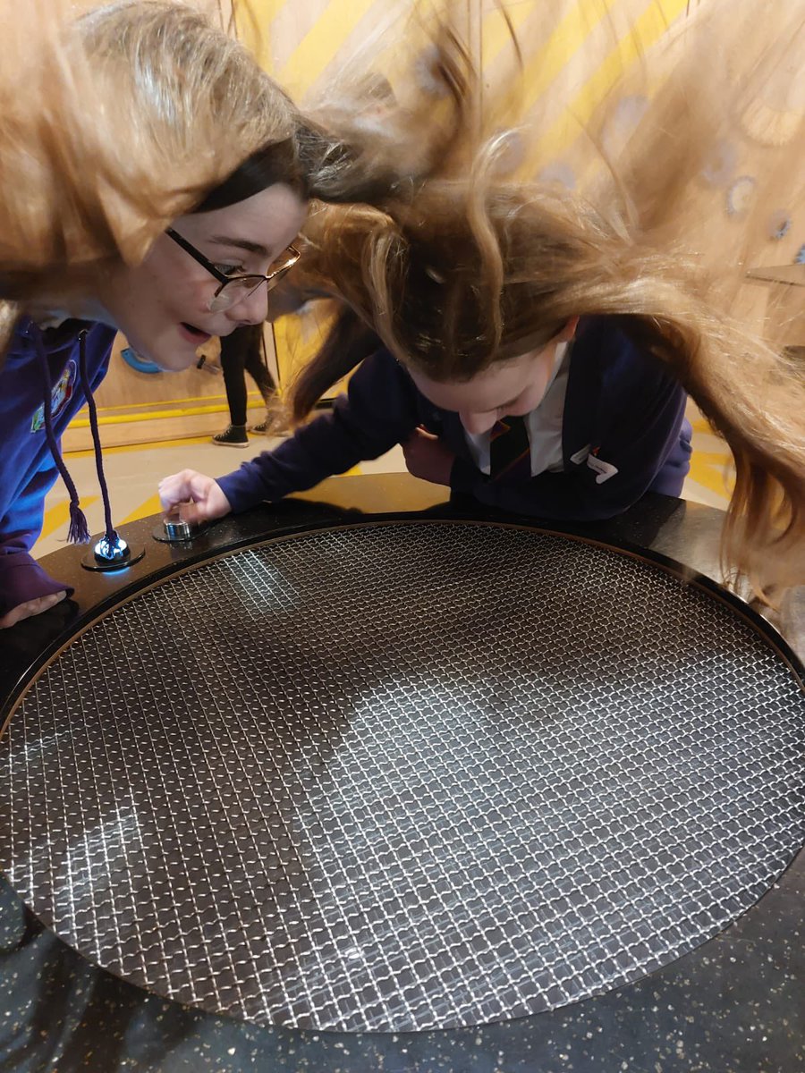 KinrossPrimaryS's tweet photo. Our STEM leaders have been demonstrating their leadership skills by presenting at the Dundee Science Centre this morning. Now it’s time to enjoy the exhibits! #STEM #SLLW https://t.co/tSYIefTxcm