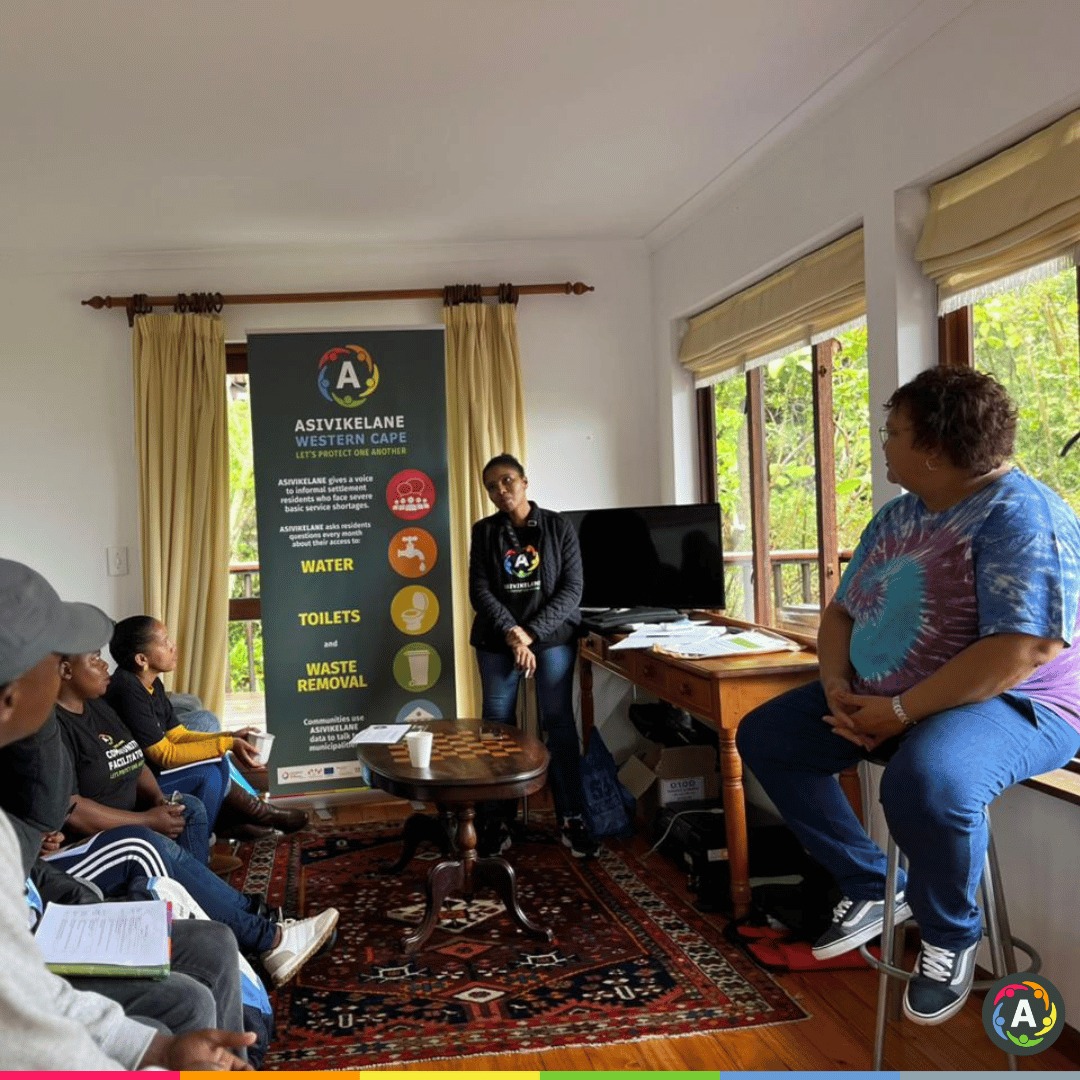 AsivikelaneWC's tweet photo. @ibp_sa hosted a training session on how to conduct #socialaudits with #AsivikelaneWC #CommunityFacilitators &amp; residents in #Knysna. Social audits are community-driven processes, that use budgets &amp; other official government documents to monitor service delivery @asivikelane https://t.co/wWk6YBHpFT