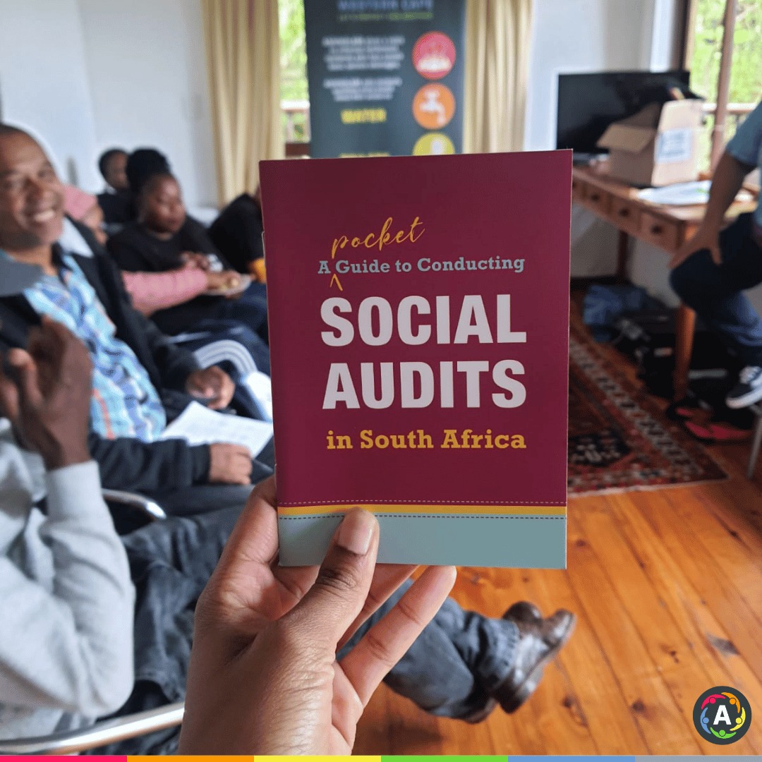 AsivikelaneWC's tweet photo. @ibp_sa hosted a training session on how to conduct #socialaudits with #AsivikelaneWC #CommunityFacilitators &amp; residents in #Knysna. Social audits are community-driven processes, that use budgets &amp; other official government documents to monitor service delivery @asivikelane https://t.co/wWk6YBHpFT