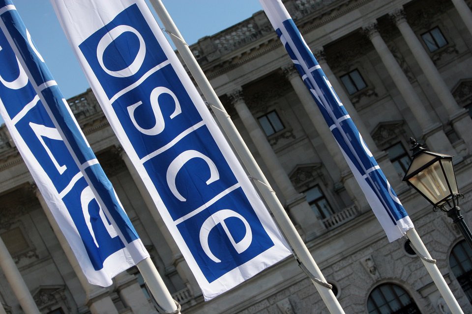 NeilBushUK's tweet photo. #OSCE today: Putin’s reported visit to Mariupol has again highlighted the indelible mark he has left on the city:

🔹90% of res. buildings damaged in 🇷🇺 attacks
🔹Thousands injured &amp; killed seeking safety
🔹Children robbed of safety, education, &amp; homes.

https://t.co/5DpWEDuIhx https://t.co/QBzGcmuRES