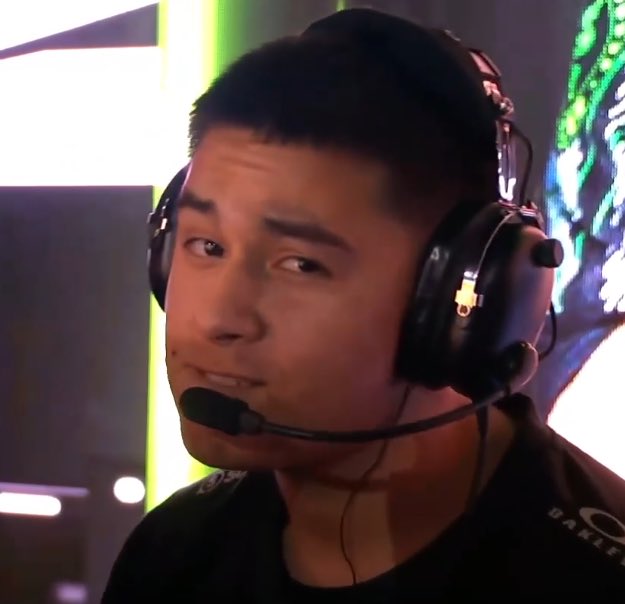 Clipsium's tweet image. I'm once again asking for an AR player (preferably german) for our squad w/@Draakzzy @youkaiCoD 
We're trying to hit the upcoming season in Katana League so please hmu.