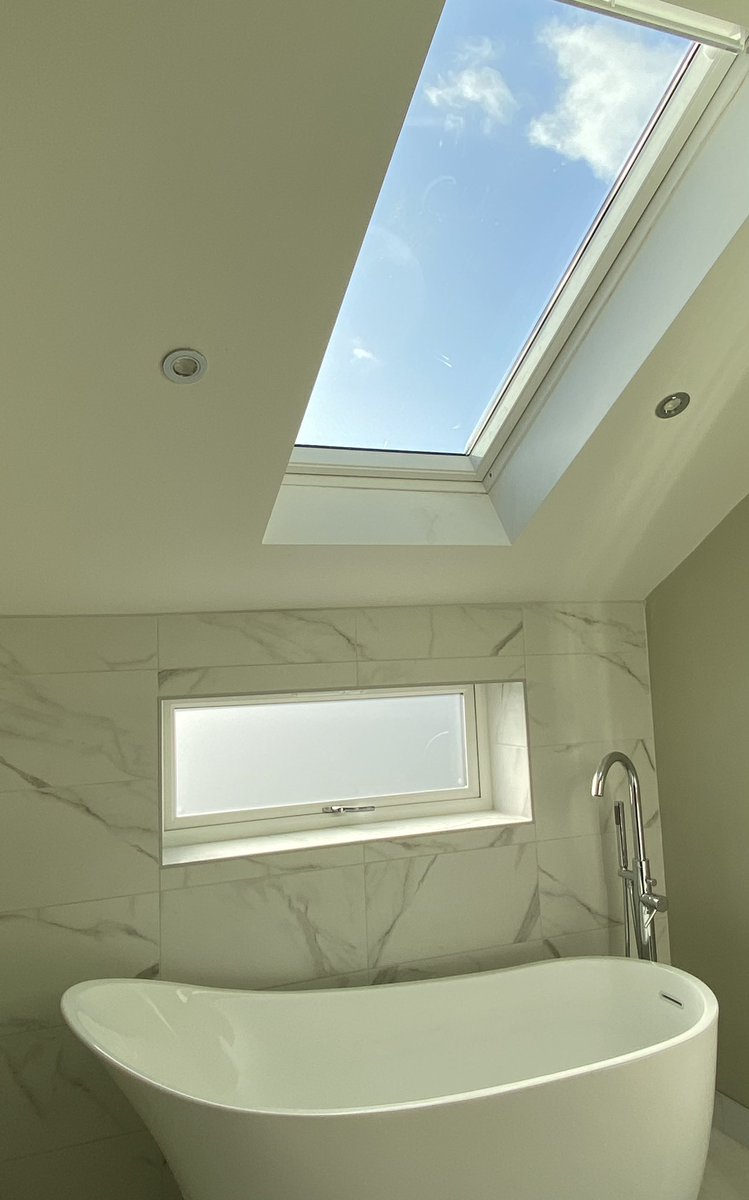 SD__Roofing's tweet photo. 📸Customer Photo📸
Here is a brand new roof we constructed with an amazing Velux window...Not to mention the bathroom of dreams by Unique Bathroom Installations #veluxwindows #roofergloucestershire #bathroom #pitchedroof @WhichTraders https://t.co/upzfE6rKgl