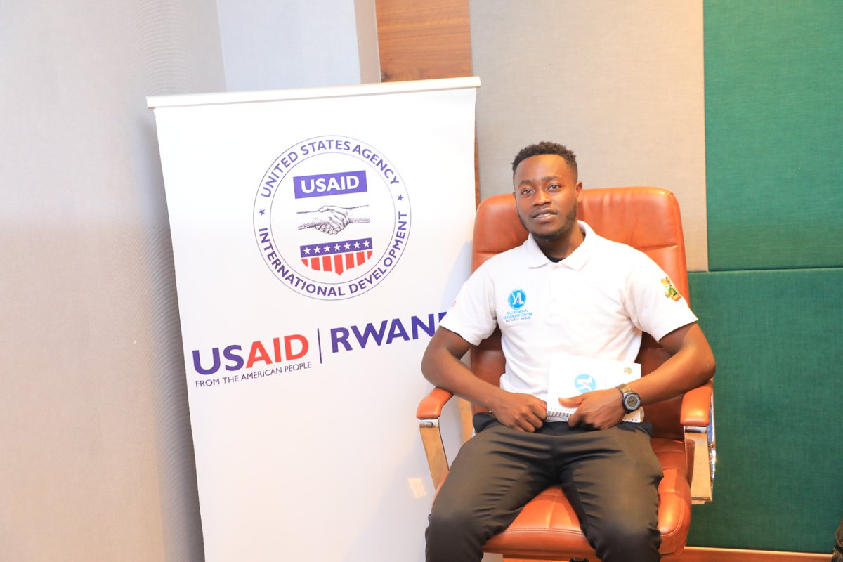 n_mushinzimana's tweet photo. I was glad to meet Steve susens YALI communication officer USAID Washington DC and share my YALI experience and how YALI has transfomed me into a visionary leader @USAID @YALIRLCEA @ValensNtirenga2 #YALIimpact #YALItransformation #YALIAlumni https://t.co/BSinWwBKFT