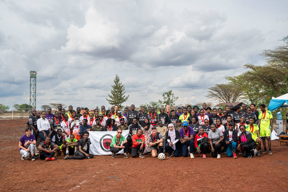 .@USSOCAF extends their deep gratitude to their #KenyanPartners, 🇰🇪 @kdfinfo for co-hosting a successful #WomenPeaceSecurity conference and spirited #AmaniMtaani ⚽ match. These engagements contribute to our enduring #partnership.