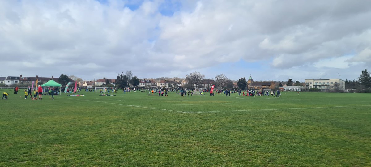 Good luck to <a href="/GoldiesSchool/">Goldbeaters School</a> <a href="/Brunswick_PE/">Brunswick PE 🤗</a> and Brookland Junior at the <a href="/LdnYouthGames/">London Youth Games</a> finals today!