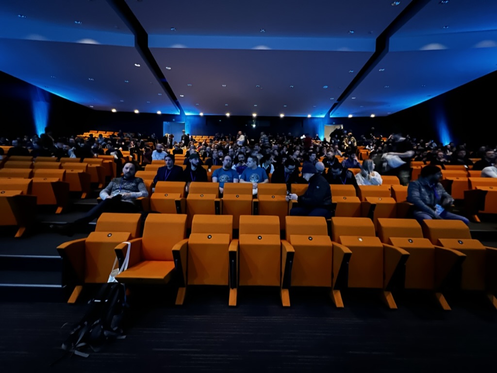 SpeakerRepeater's tweet image. Shared by @bramus: Talk 2 also done. This one was about all new things that have recently landed of soon will land in CSS.

#DevDay #PublicSpeaking #ChromeDevRel #Interop2023