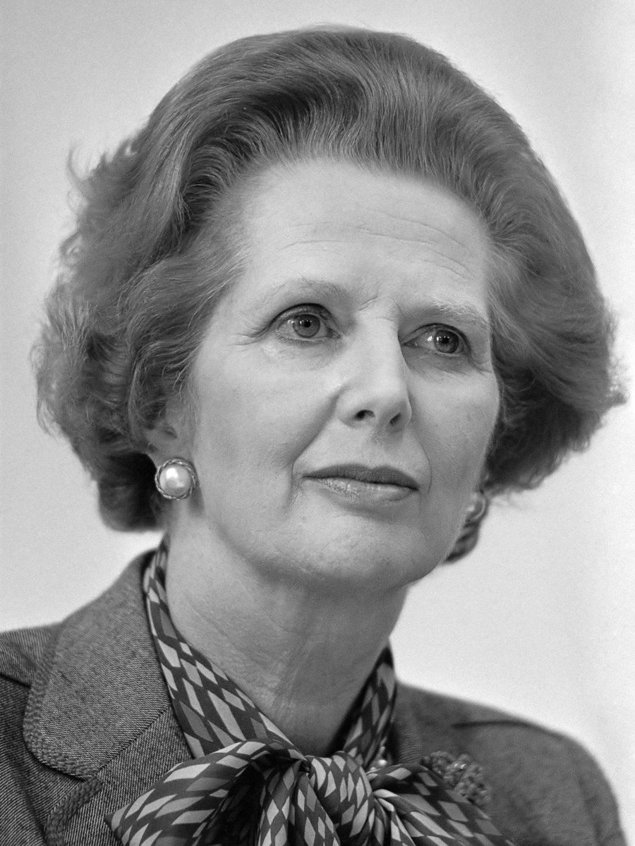 #lafemmeillustredujour
8 avril 2013, Margaret Thatcher s'éteint à Londres.
Première femme Premier ministre du Royaume-Uni durant 11 ans (1979-1990), elle redressa l’économie britannique par une série de réformes radicales qui lui valurent son surnom de Dame de fer.
#VivezInspirés