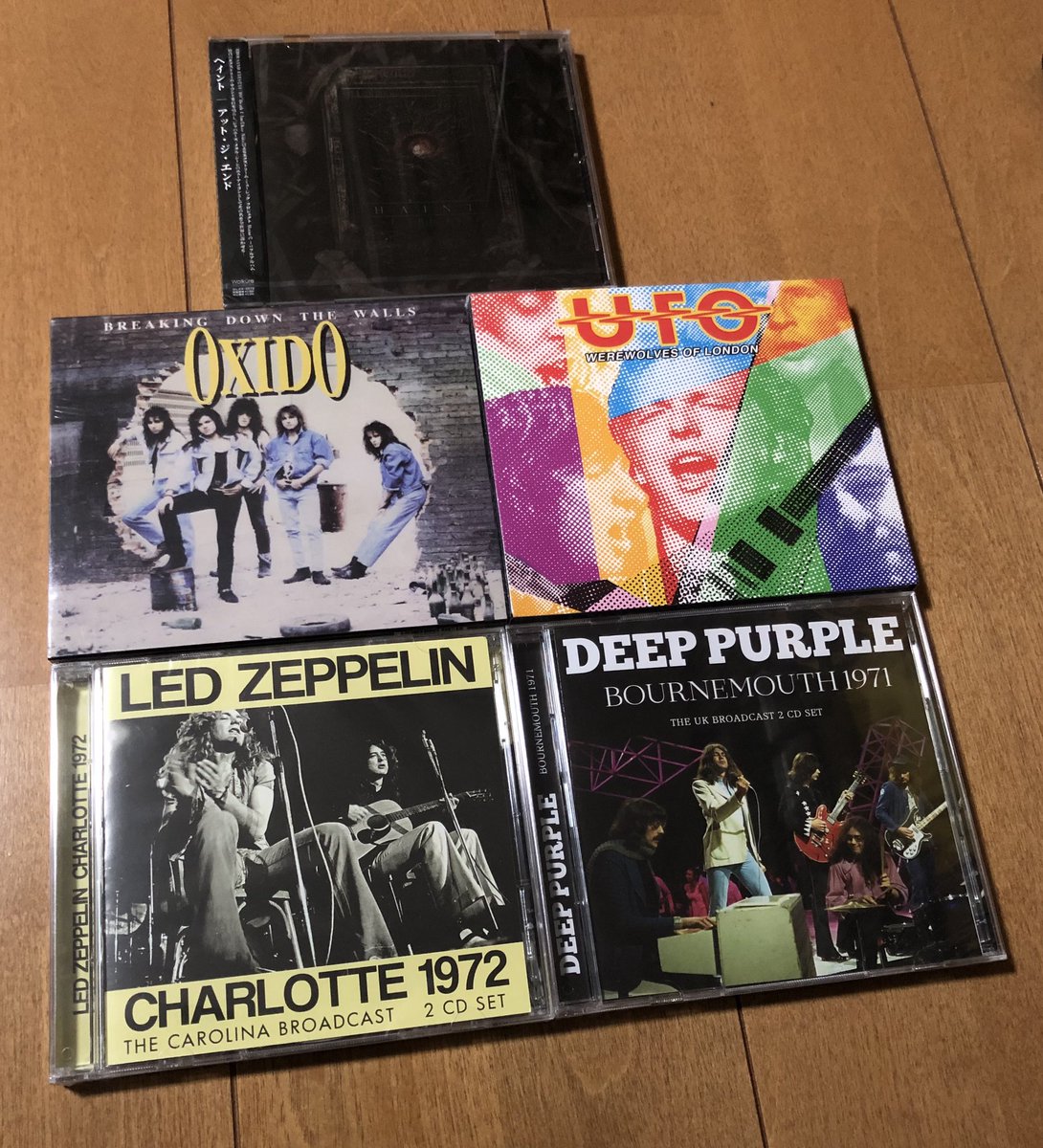 soto2112pta575's tweet photo. CD回収💿

懐かしめのバンドの怪しいライブ盤の中にあって、Tears of TragedyのTORUさんが参加してると言うことで購入したHAINTはいかに⁉️😬

#HAINT
#AtTheEnd
#OXIDO
#UFO
#LEDZEPPELIN
#DEEPPURPLE https://t.co/oELjNXFup9